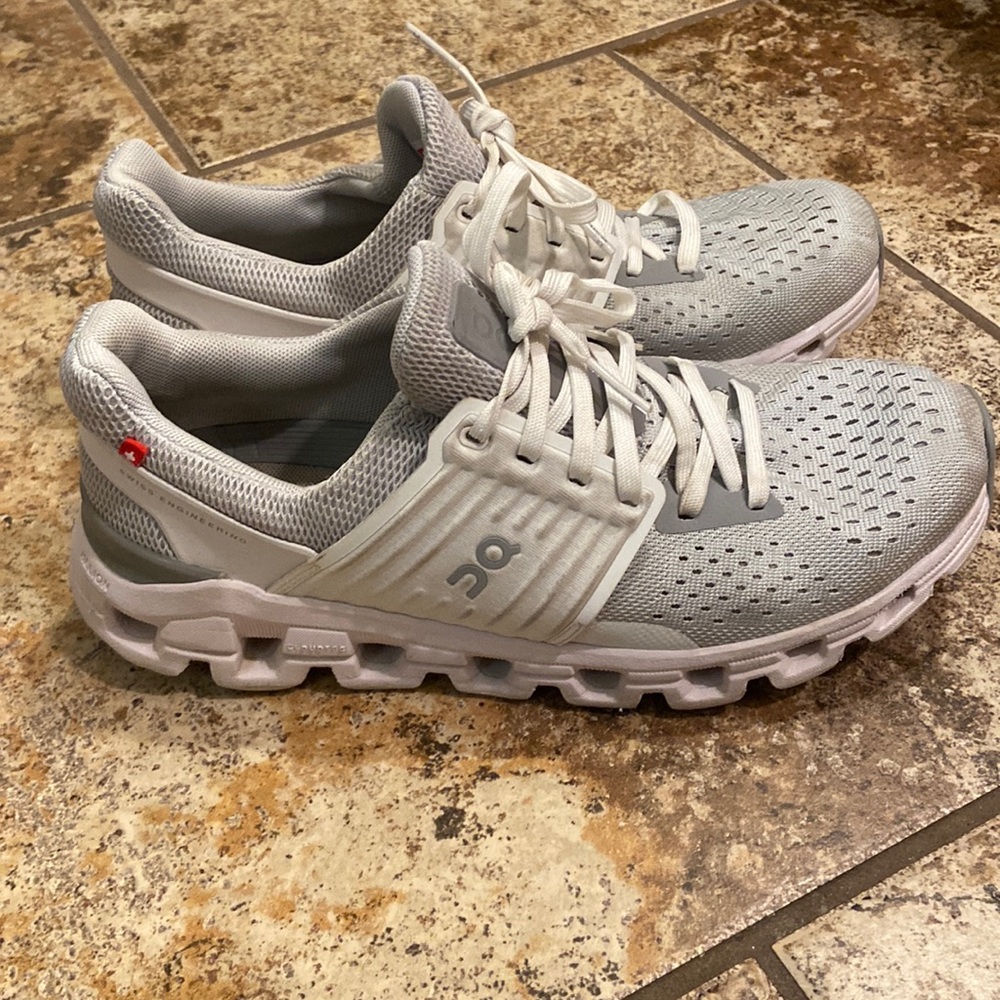On cloud size 6.5 women